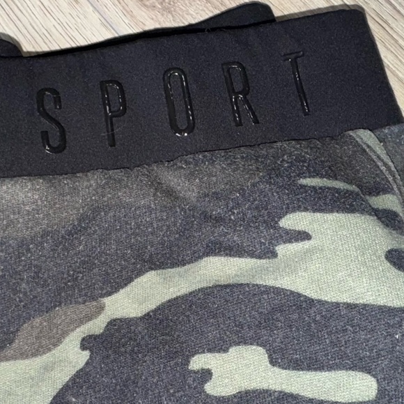 Victoria's Secret sport green black camo Camouflage jogger sweatpants - Picture 4 of 5